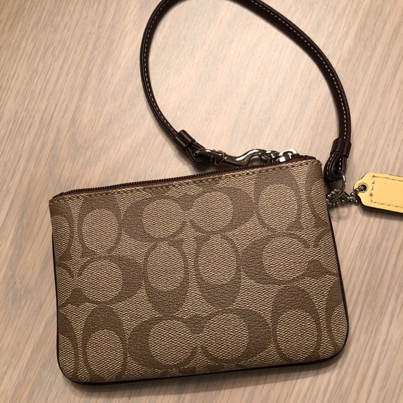 Coach wristlet - Picture 2 of 5